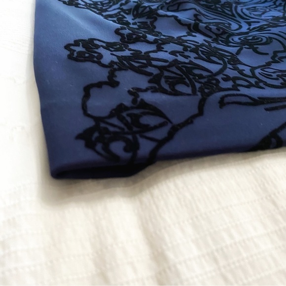 Tahari Arthur S. Levine Blue Brocade Velvet Short Sleeve Midi Dress - Picture 10 of 10